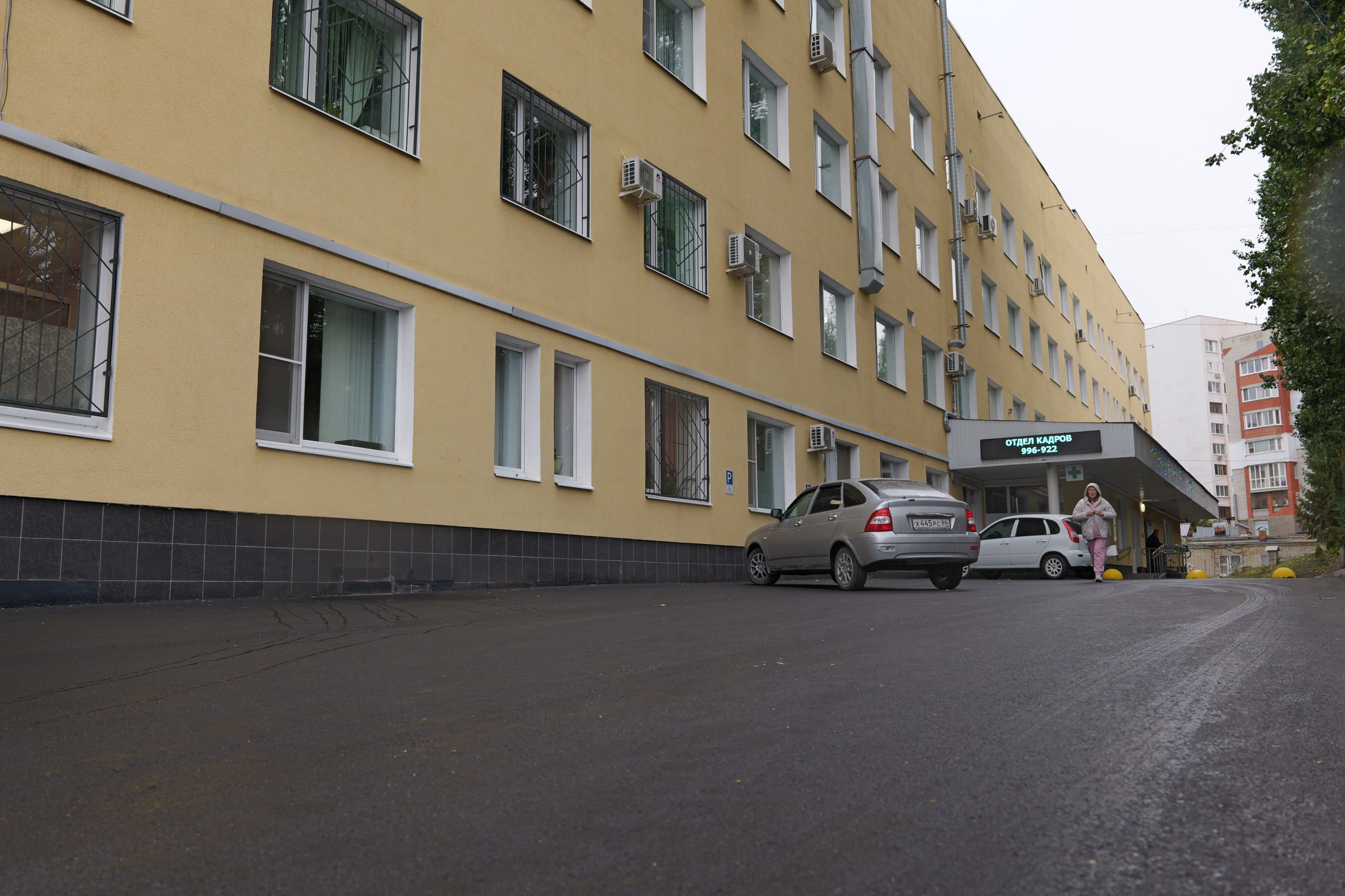 В 2026 году расширят программу благоустройства больничных дворов в Саратовской области